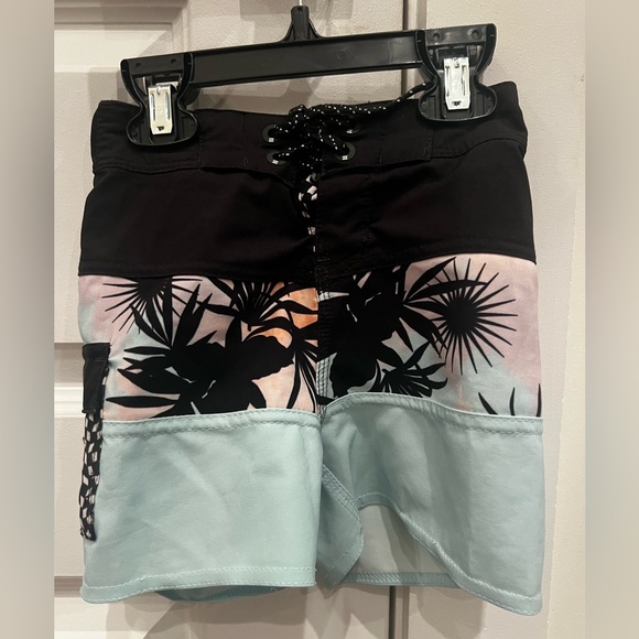 Hurley Boardshorts for toddler boys, size 2T - Picture 1 of 1